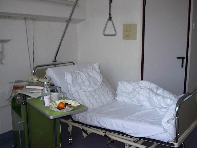 kilinikum 031 German Hospital Room by Red Haircrow