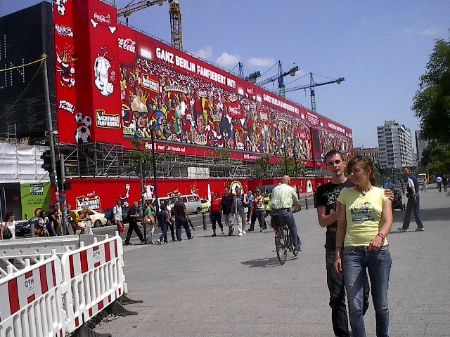 Impromtu Posers at Europa Center by Red Haircrow